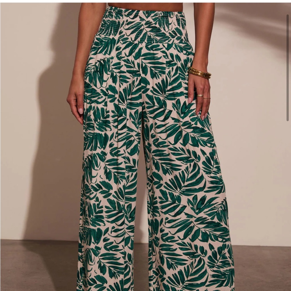 Tropical Green Leaf Print Wide-Leg Jumpsuit - Picture 2 of 6